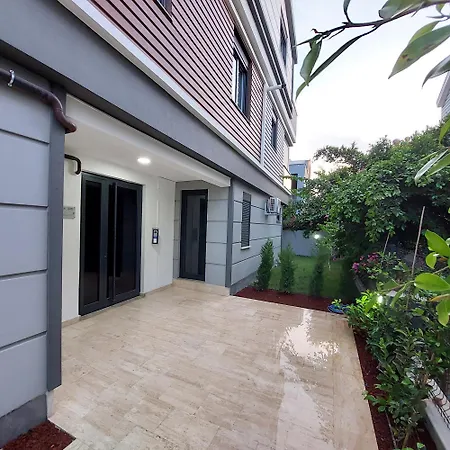 Appartamento New Flat With Big Living Spaces 3 Near By Lara
